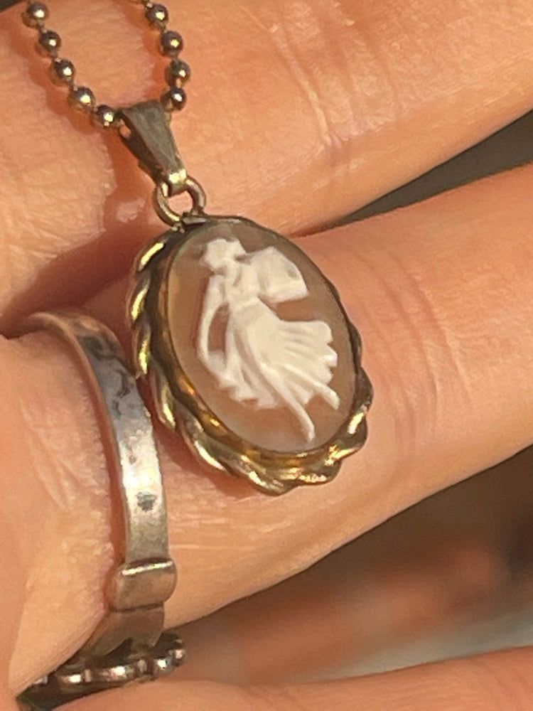 Antique- Vintage Rebecca at the Well Shell Cameo Pendant Necklace w 18kt Gold Plated Chain 12 Kara GF 12kt Gold Filled.