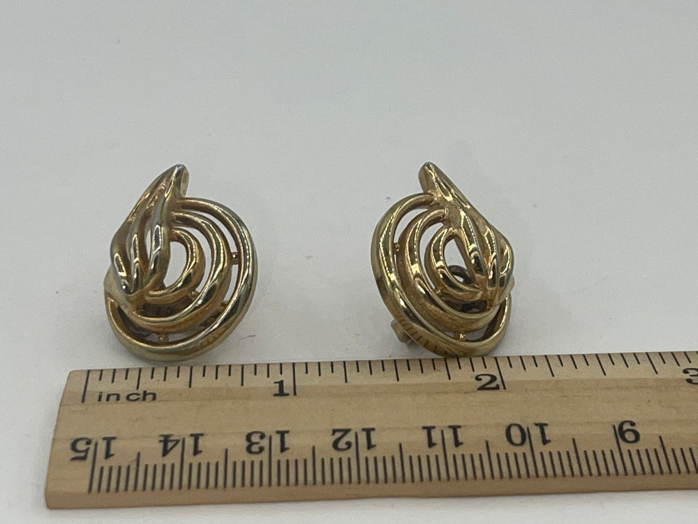 Vintage Trifari Gold Tone Clip On Earrings Swirl