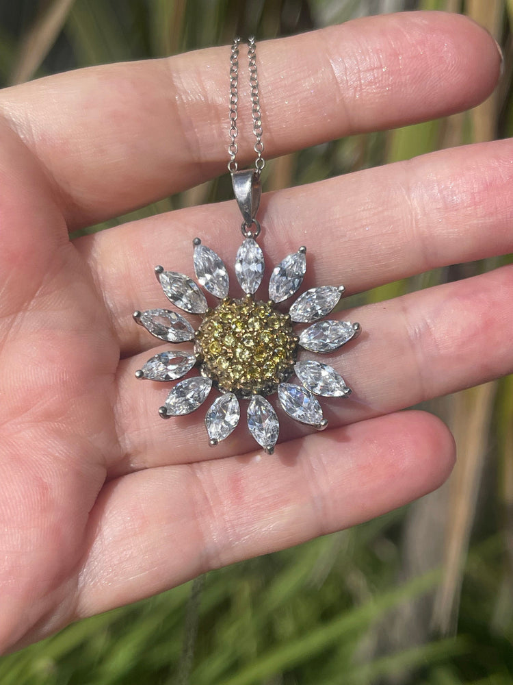 Vintage Sunflower - Flower Pendant CZ Sterling Silver 925 Necklace w 18in Chain