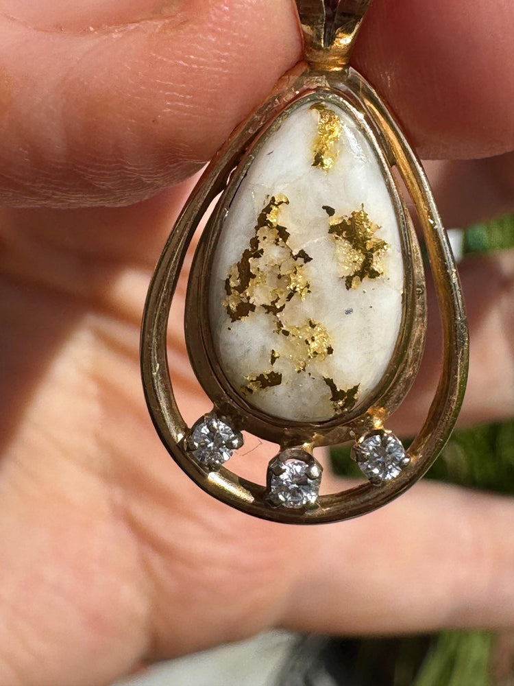 14K and 24 kt Yellow Gold in Quartz Pendant with Diamonds on 18” Solid Gold Chain 5.67g Fantastic & Unique Piece of Art Gold on Quartz Rare