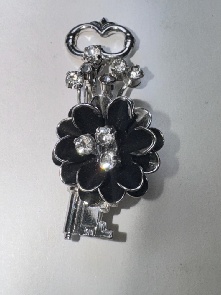 Vintage Skeleton Key Brooch with Black Enamel Flower and Rhinestones – Mid-Century Costume Jewelry