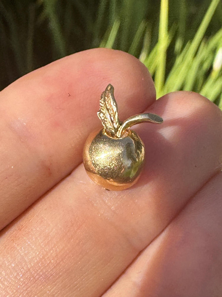 Vintage 14k Gold Apple Tie Tack: 3D Fruit Lapel Pin