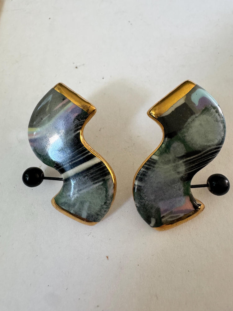Cynthia Chuang Ceramic & Onyx Earrings – Signed © Jewelry 10 – 1980s Abstract Clip-On Earrings, Postmodern Sculptural Art Jewelry