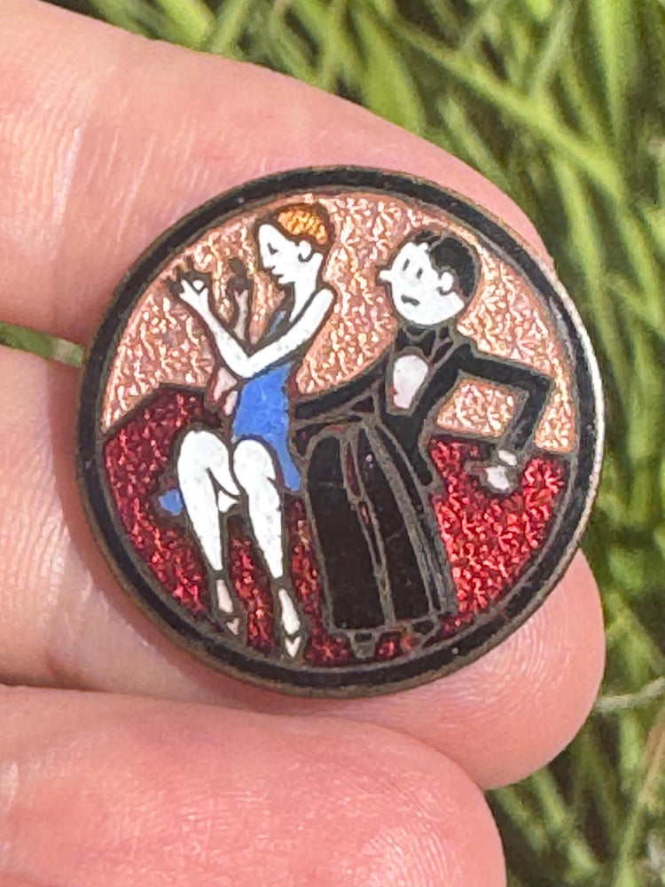 Art Deco Czech Enamel Pin – John Held Jr. Style Dancing Couple – 1920s Czechoslovakia Brooch Fapper Pin
