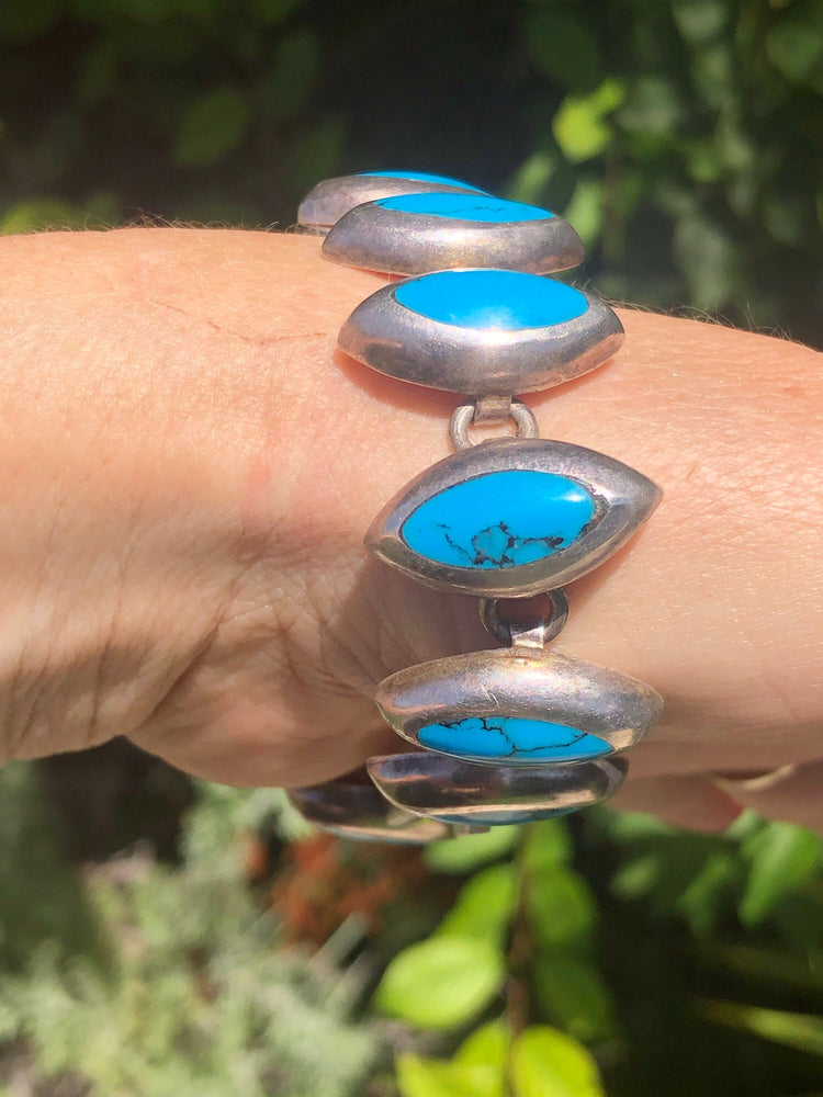 Fabulous Vintage Taxco Mexico turquoise sterling silver bracelet 925 native southwestern South American over 52 grams 8 Inches