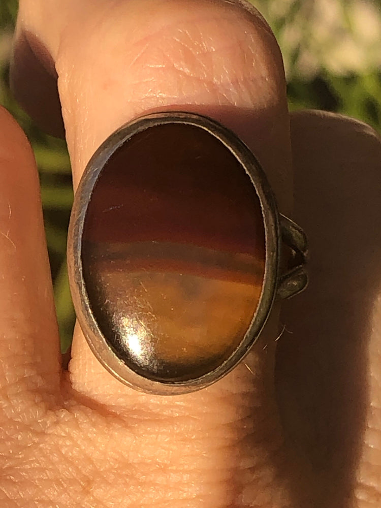 Vintage native American Indian banded agate gemstone sterling silver ring big beautiful size 7 - 7.25 rare old pawn Southwestern