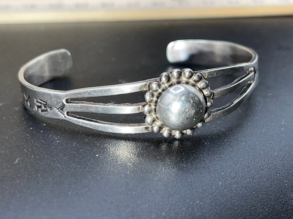 Vintage antique Fred Harvey Era solid sterling silver 925  Native American Indian navajo pearl stamped sides Cuff bracelet southwestern