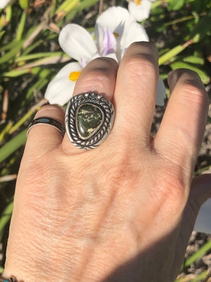 Vintage Green Turquoise Ring - Sterling Silver - Old Pawn Native American Indian - Size 5
