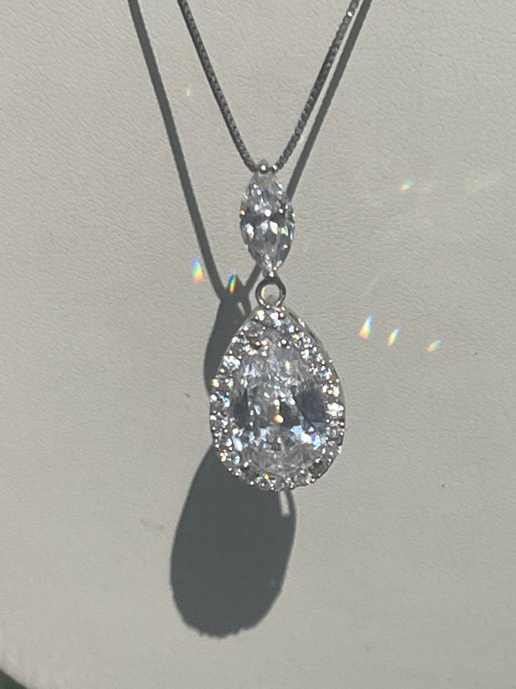 Vintage Stauer Diamond Like Large Pendant Tear Drop Necklace Sterling Silver 925 Diamonaura