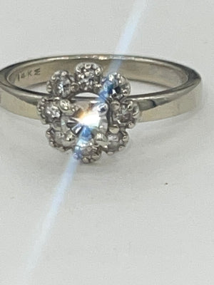 Beautiful Vintage 14kt White Gold Diamond Ring Approx .50 TCW Flower Design