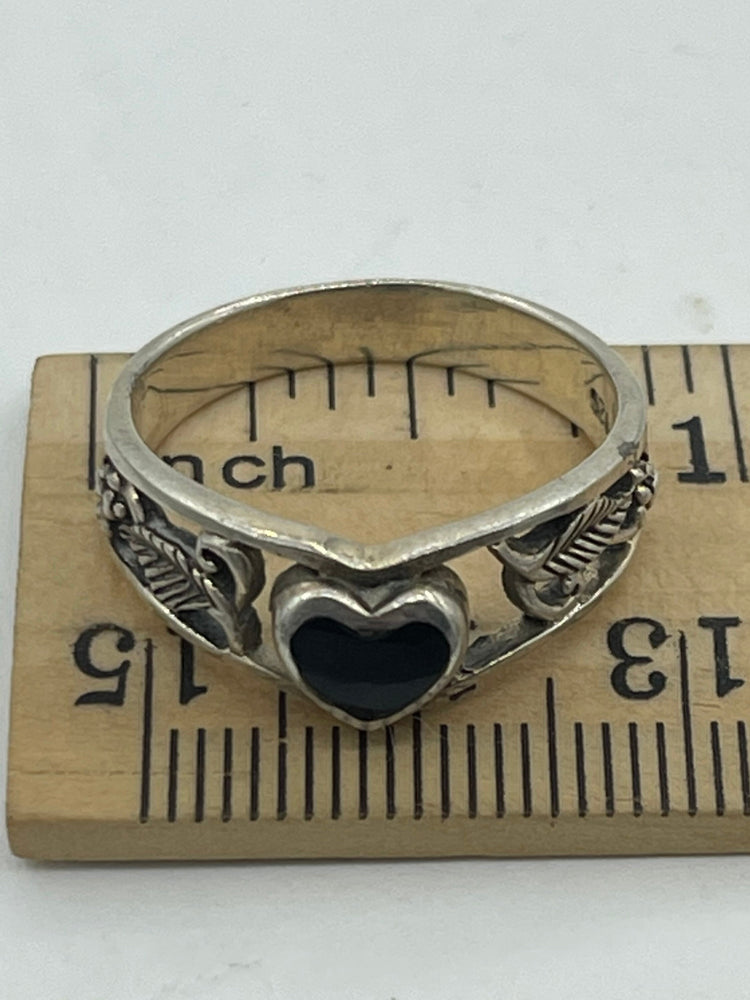 Vintage CW Black Onyx Heart Sterling Silver 925 Ring Size 7.75